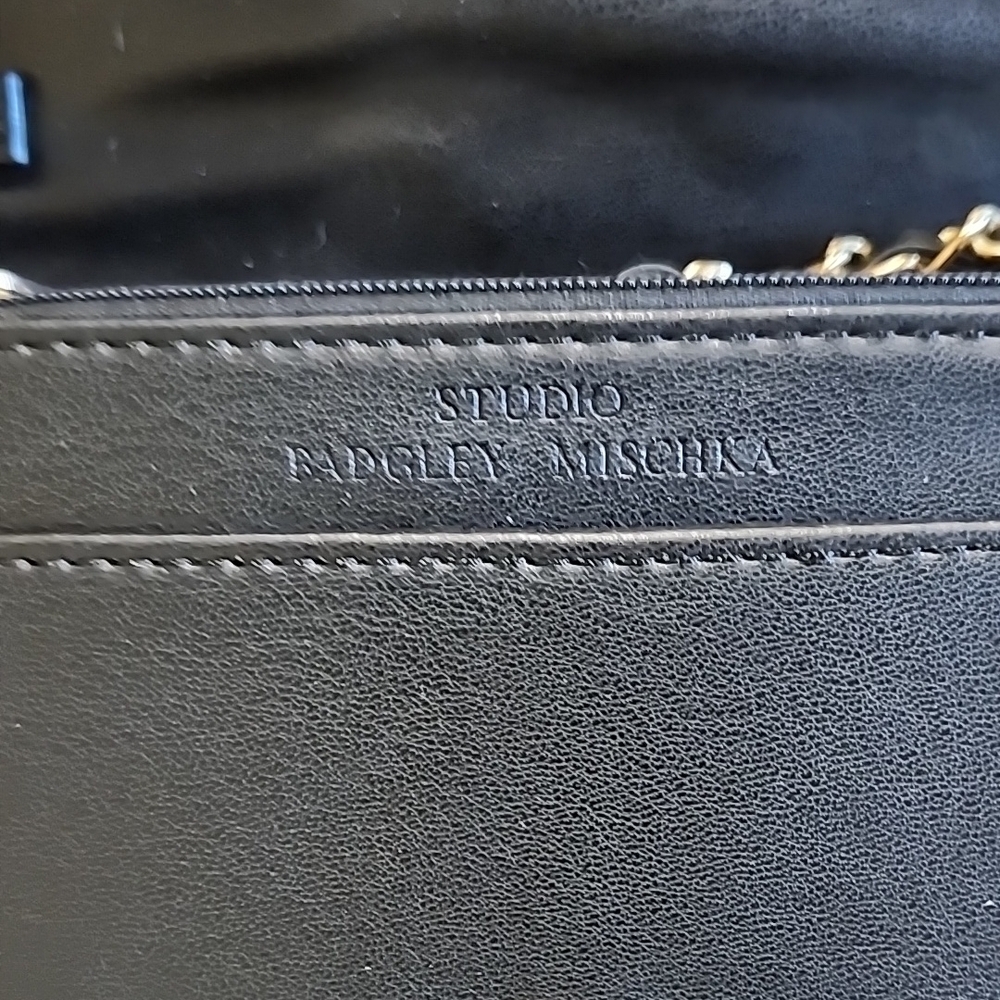 Badgley Mischka Black and Gold Quilted Chain Bag - Picture 4 of 10